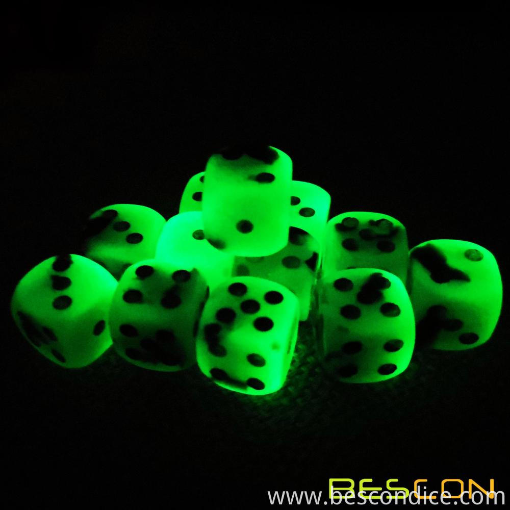 Two Tone Glowing Dice D6 16mm 2 Two Tone Glowing Dice D6 16mm 2